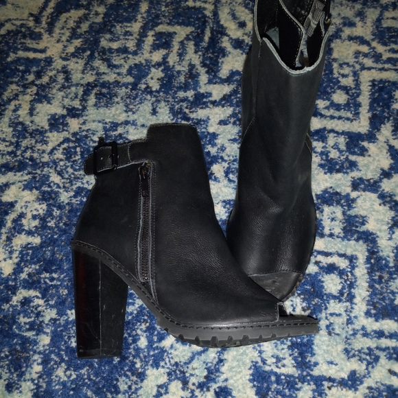 KDB Kelsi Dagger Brooklyn BLACK LAKESIDE OPEN BOOTIES SZ 8 - Picture 4 of 10
